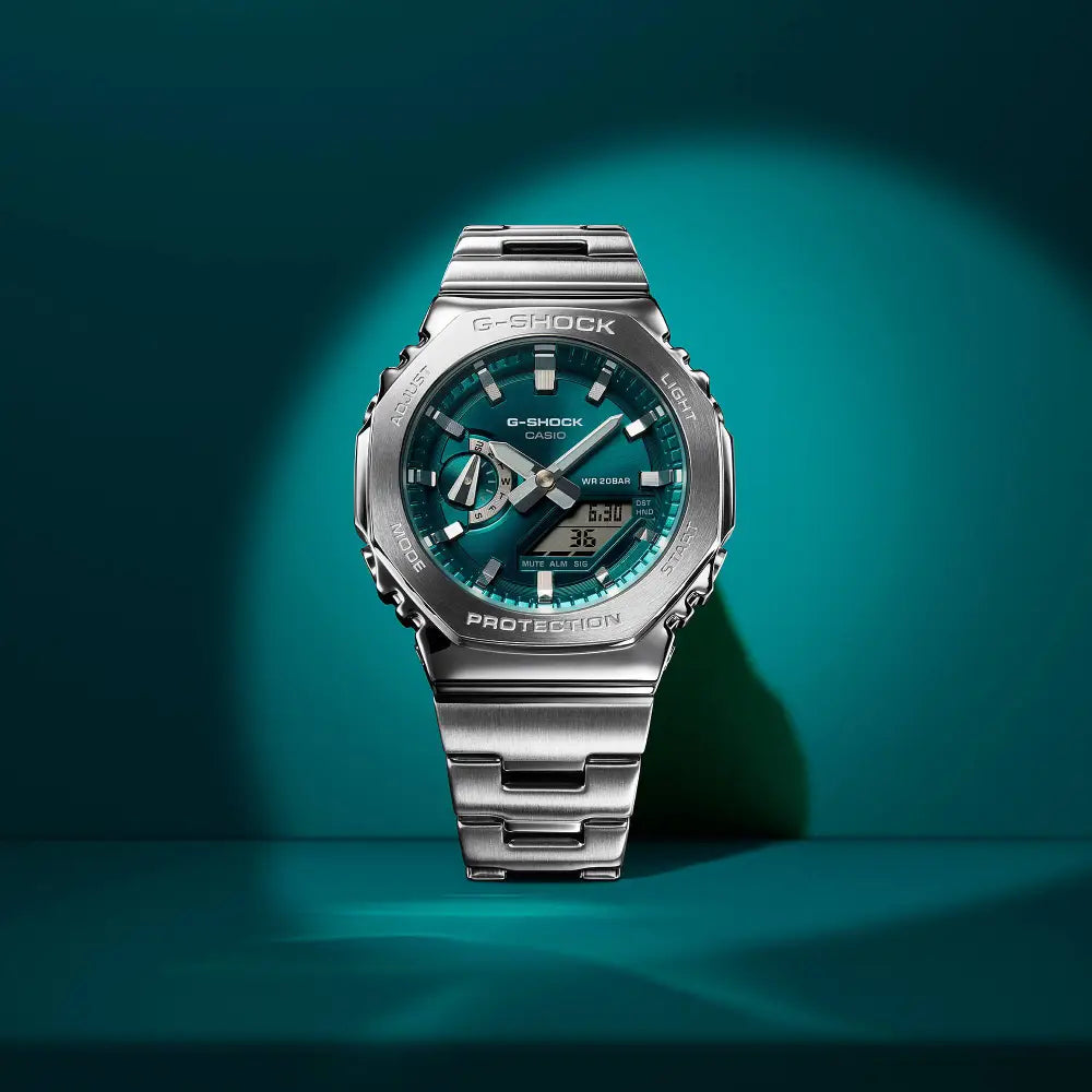 Casio GM-2110D-3A1 G-Steel Casioak watch dial close-up