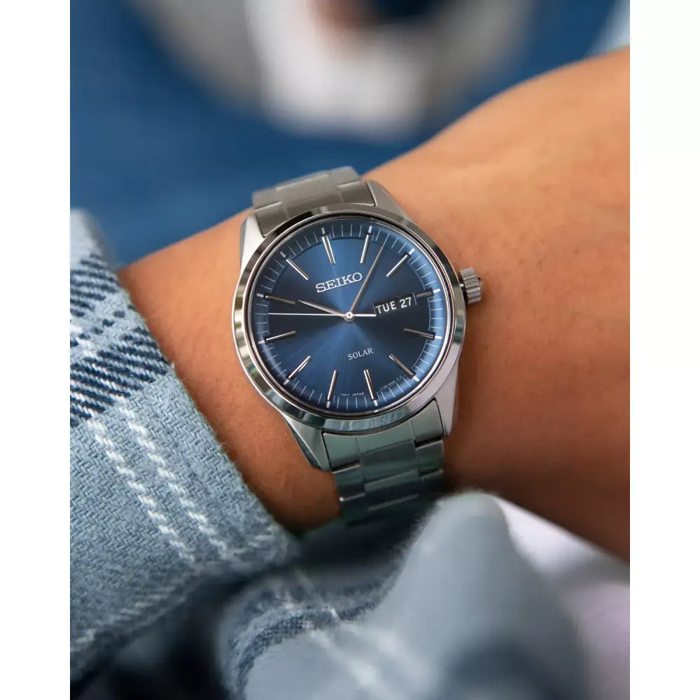 Seiko Solar SNE525P1 Quartz Day-Date Blue Dial 40mm Stainless Steel Men's Watch