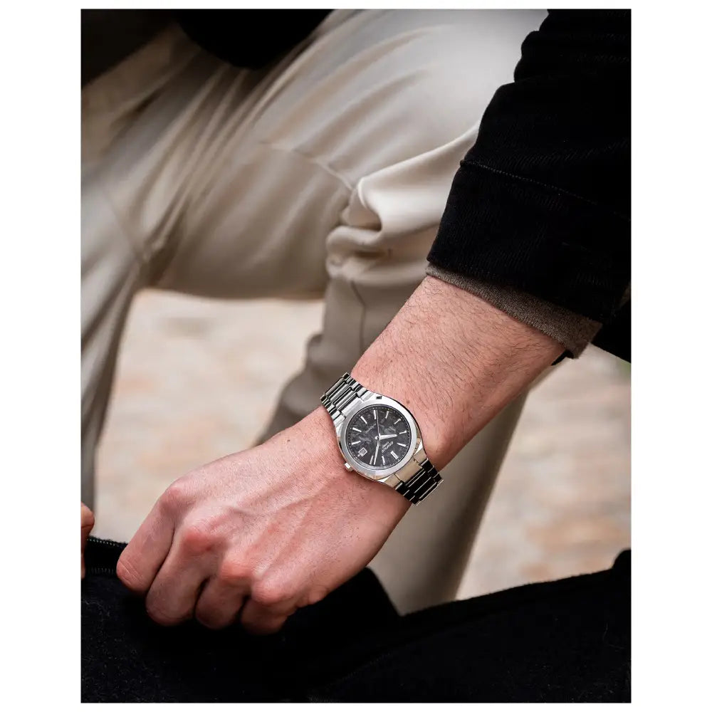 Casio Edifice EFK-200CD-1A stainless steel watch dial close-up
